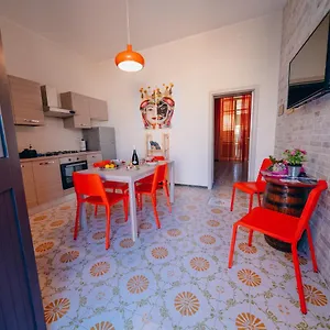 syracuseapartments-il-mare-di-ortigia.sicilyhotelsitaly.net/