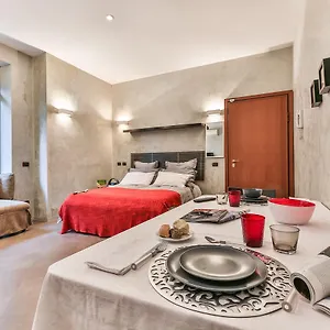 https://my-apt-san-babila.it-lombardy.com